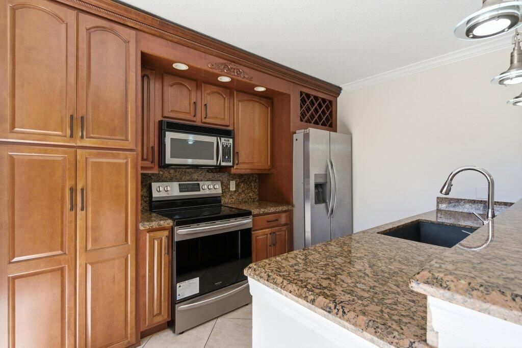 5701 57th Way, West Palm Beach, FL 33409 Photo