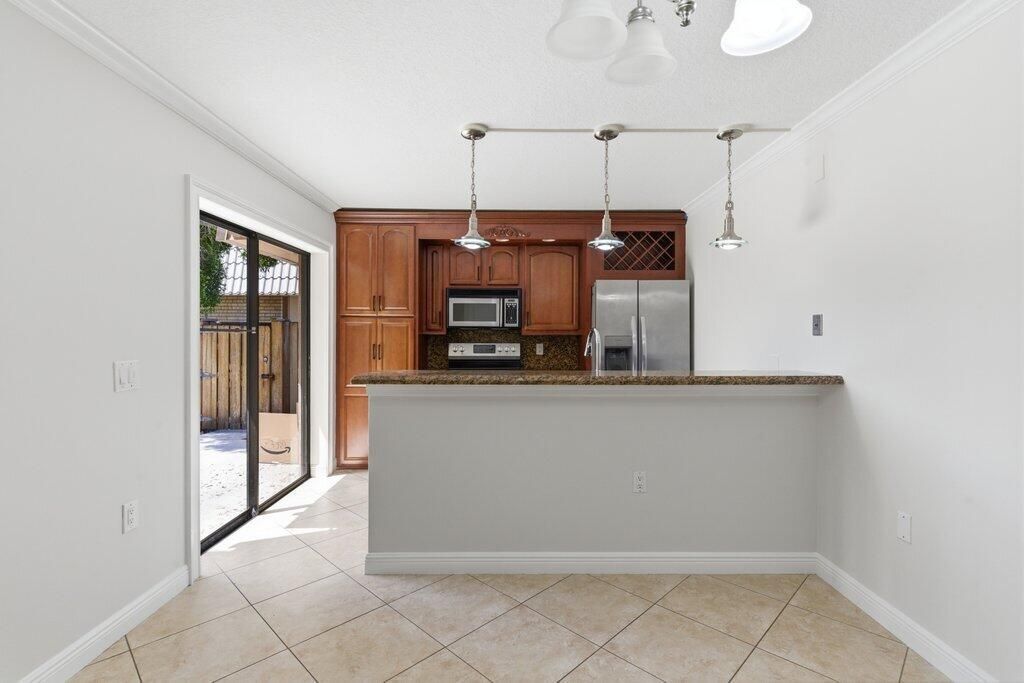 5701 57th Way, West Palm Beach, FL 33409 Photo