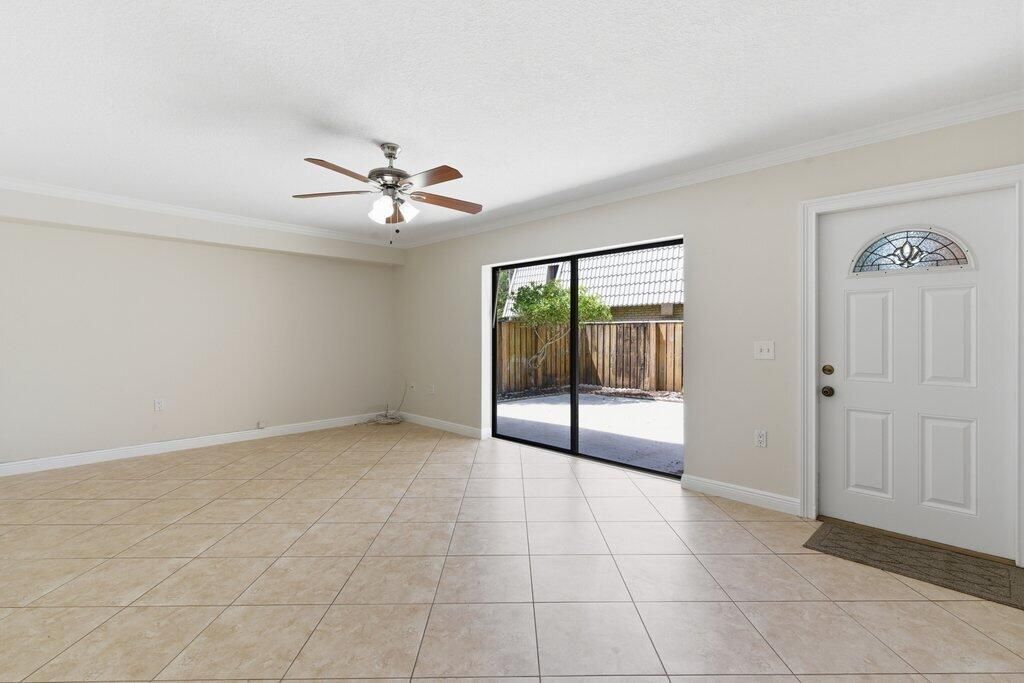 5701 57th Way, West Palm Beach, FL 33409 Photo