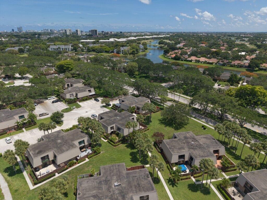 5701 57th Way, West Palm Beach, FL 33409 Photo