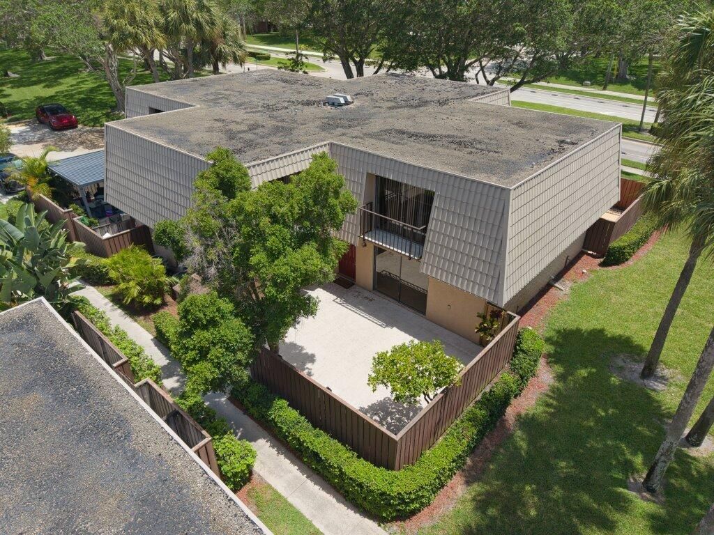 5701 57th Way, West Palm Beach, FL 33409 Photo