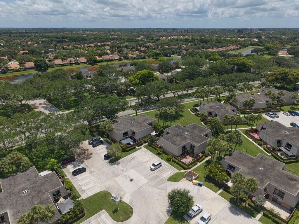 5701 57th Way, West Palm Beach, FL 33409 Photo