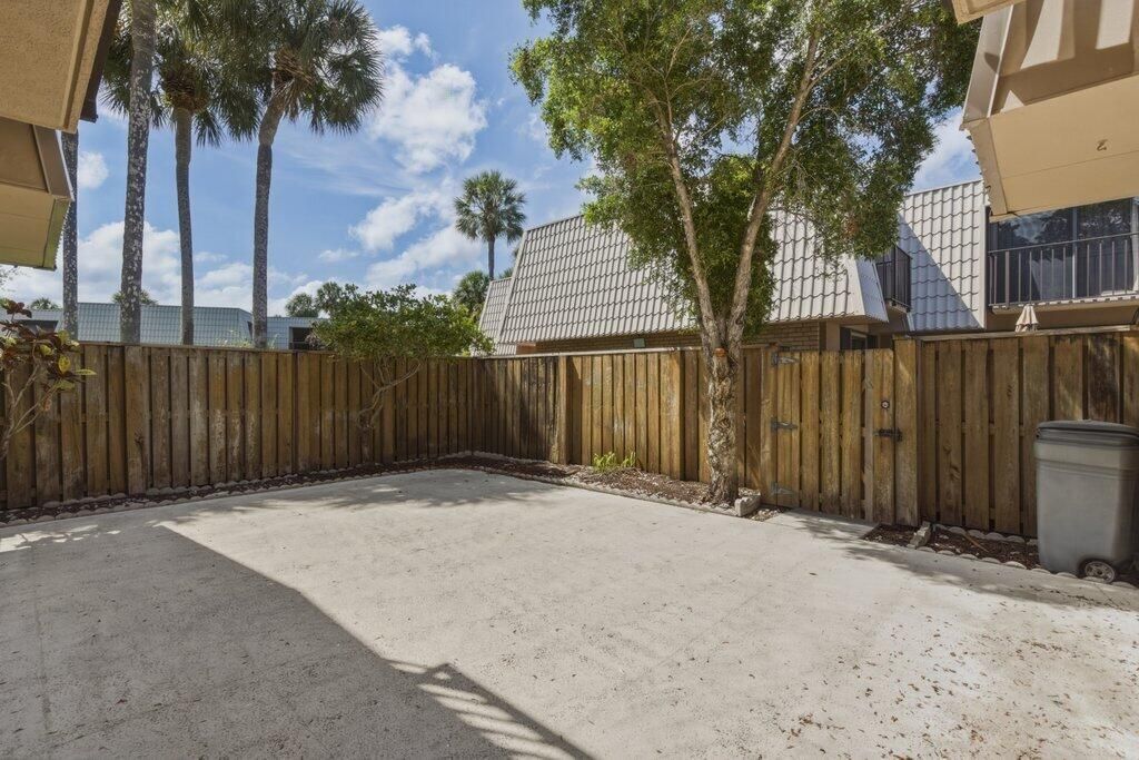 5701 57th Way, West Palm Beach, FL 33409 Photo