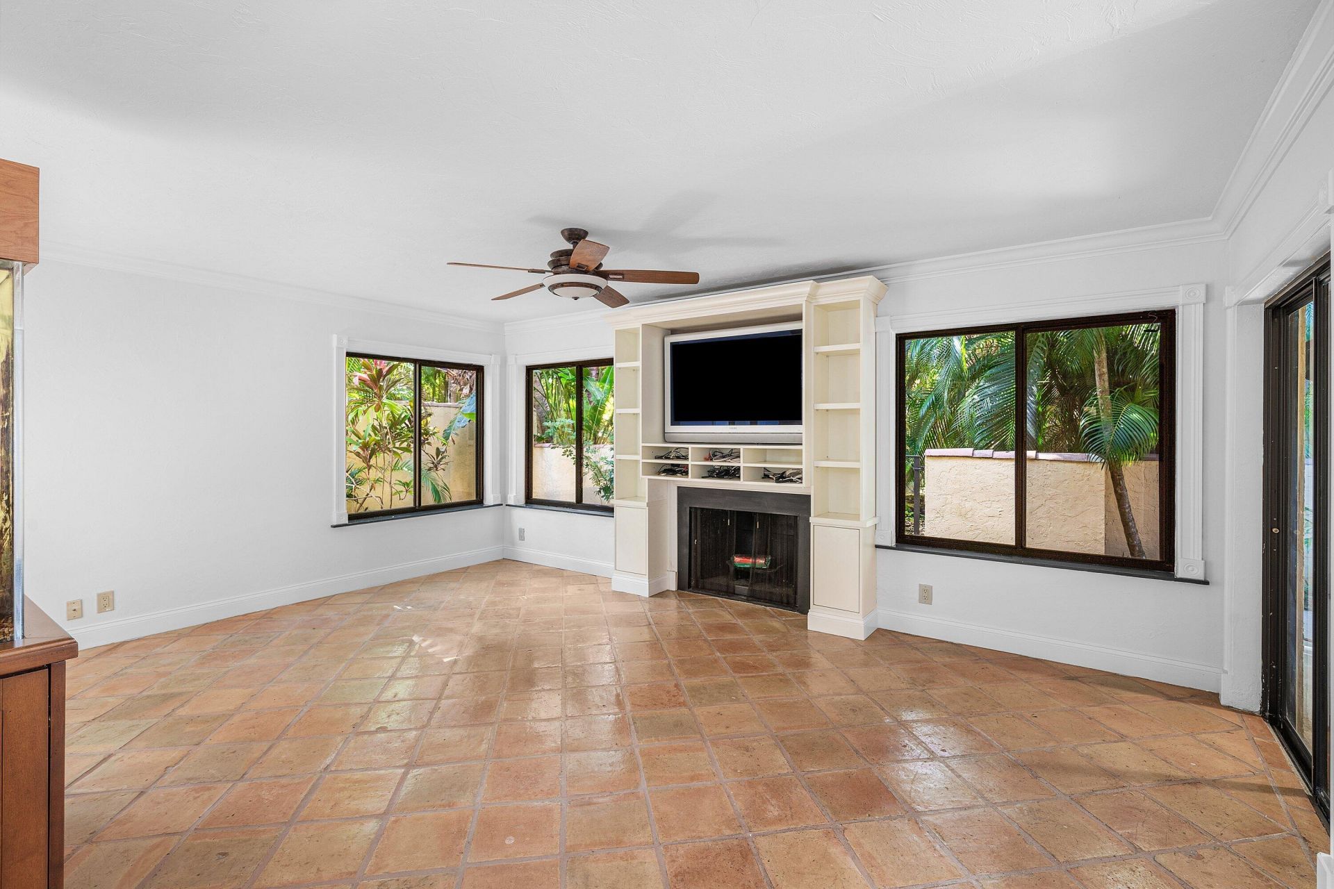 16 Via Lago, Boynton Beach, FL 33435 Photo