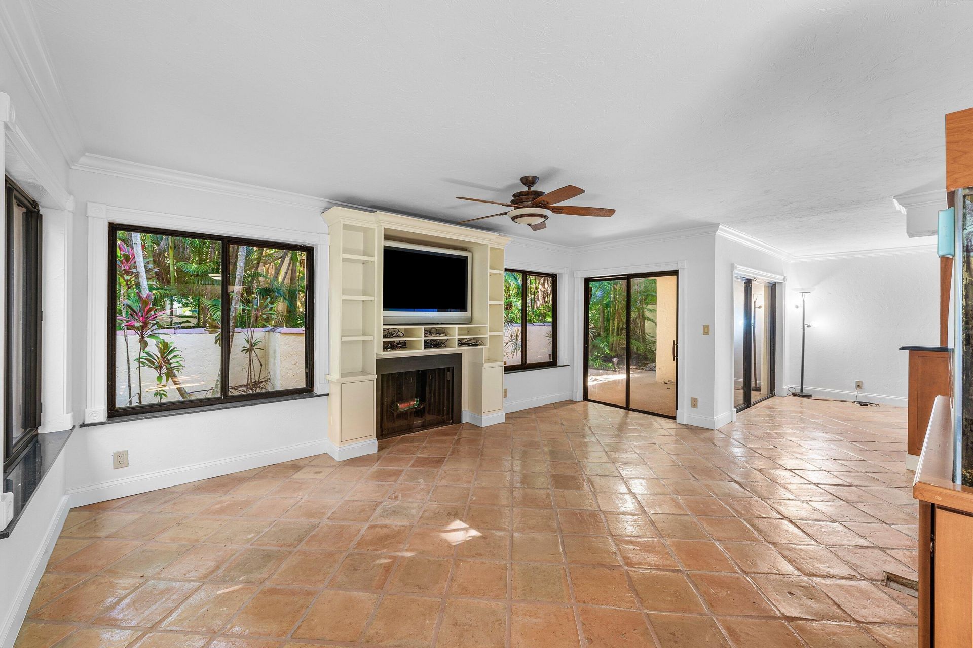 16 Via Lago, Boynton Beach, FL 33435 Photo
