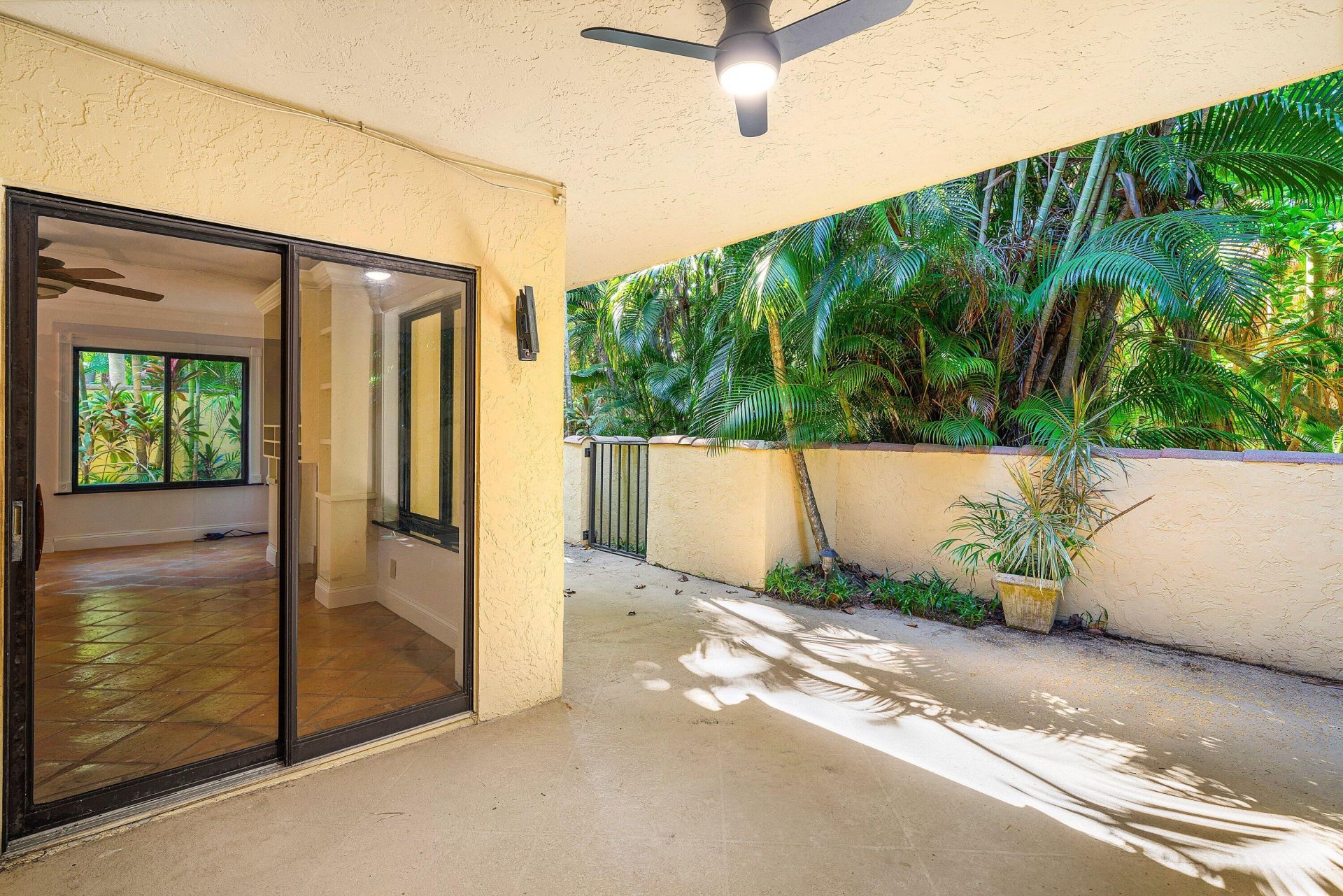 16 Via Lago, Boynton Beach, FL 33435 Photo