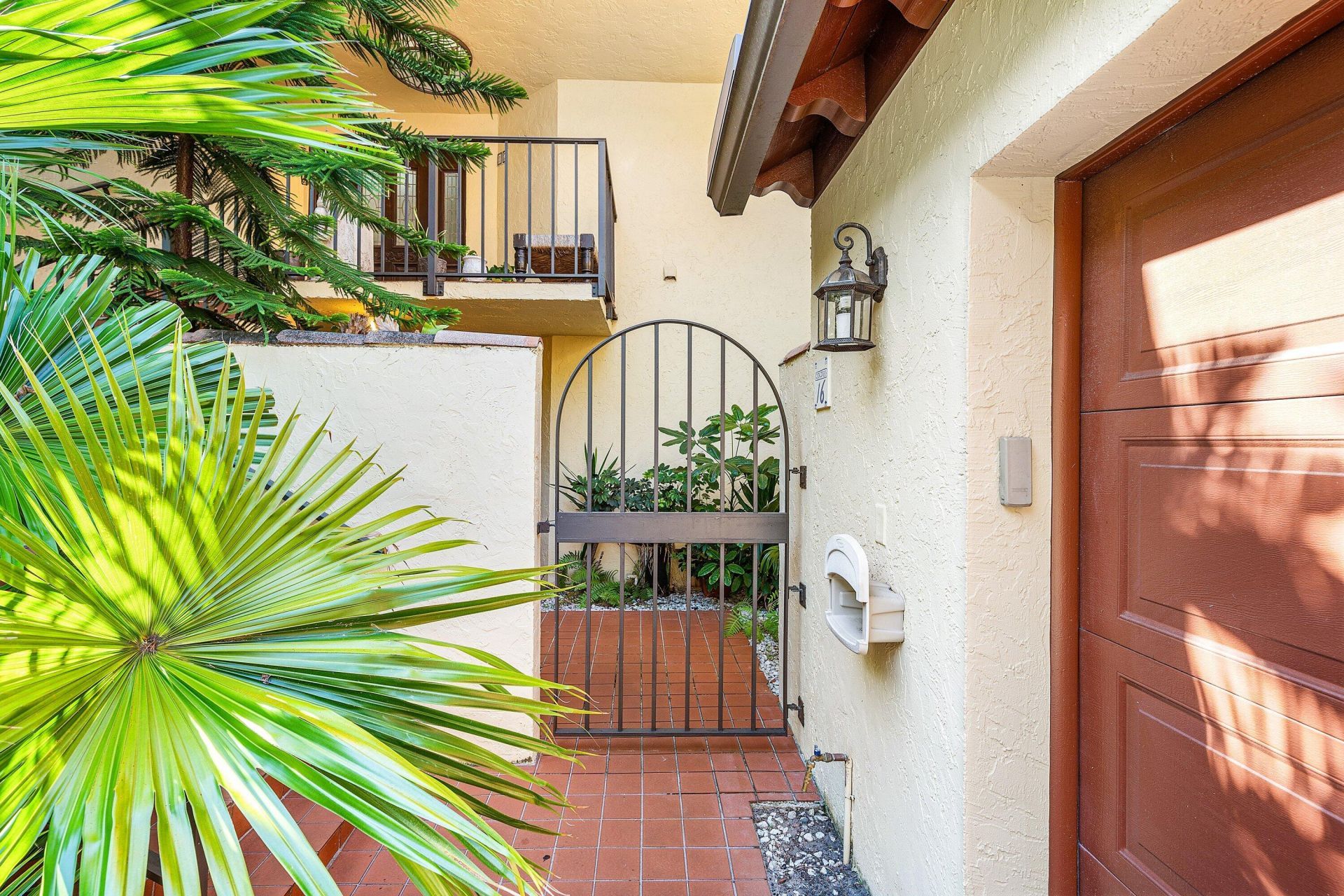 16 Via Lago, Boynton Beach, FL 33435 Photo