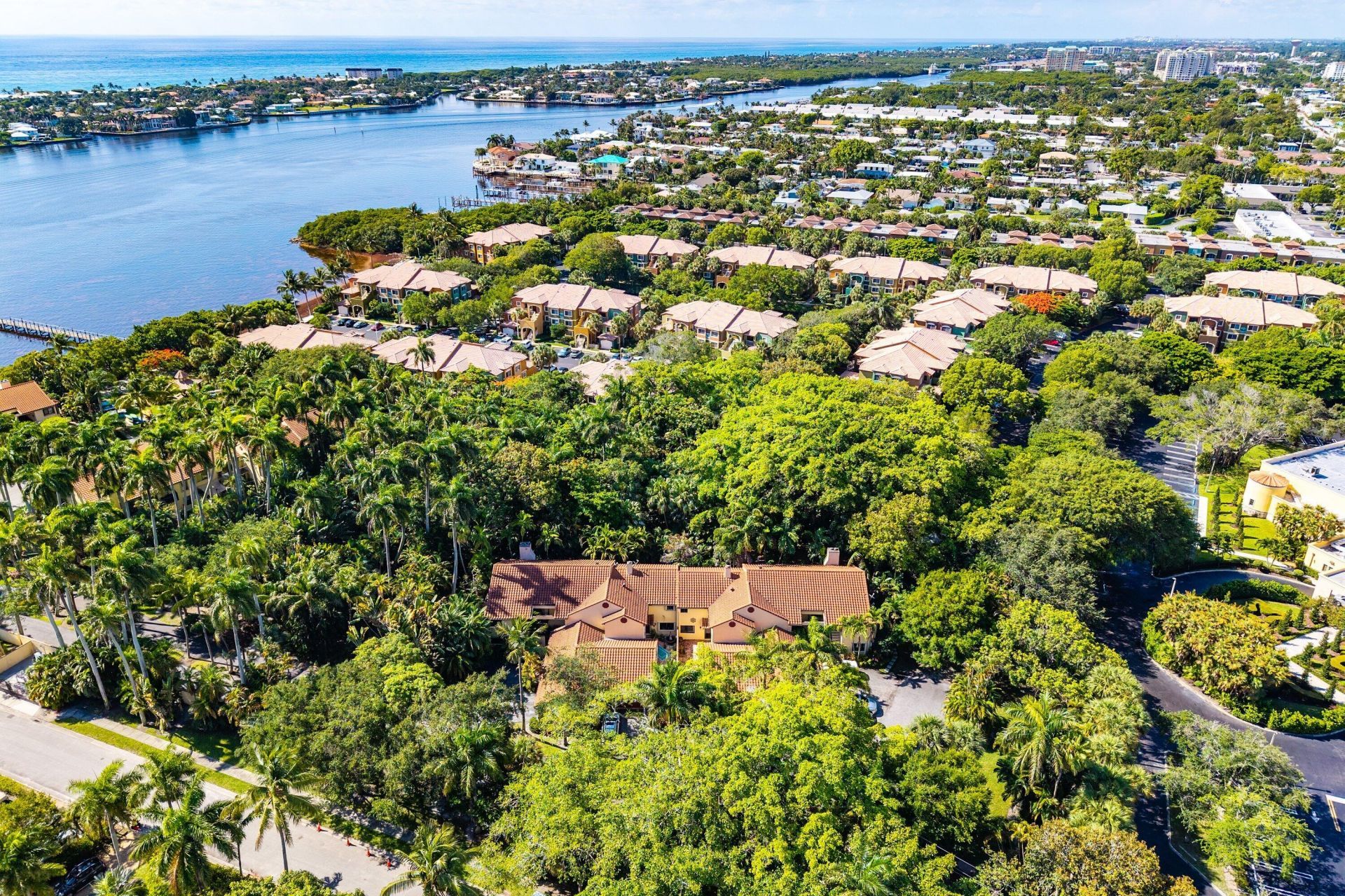 16 Via Lago, Boynton Beach, FL 33435 Photo