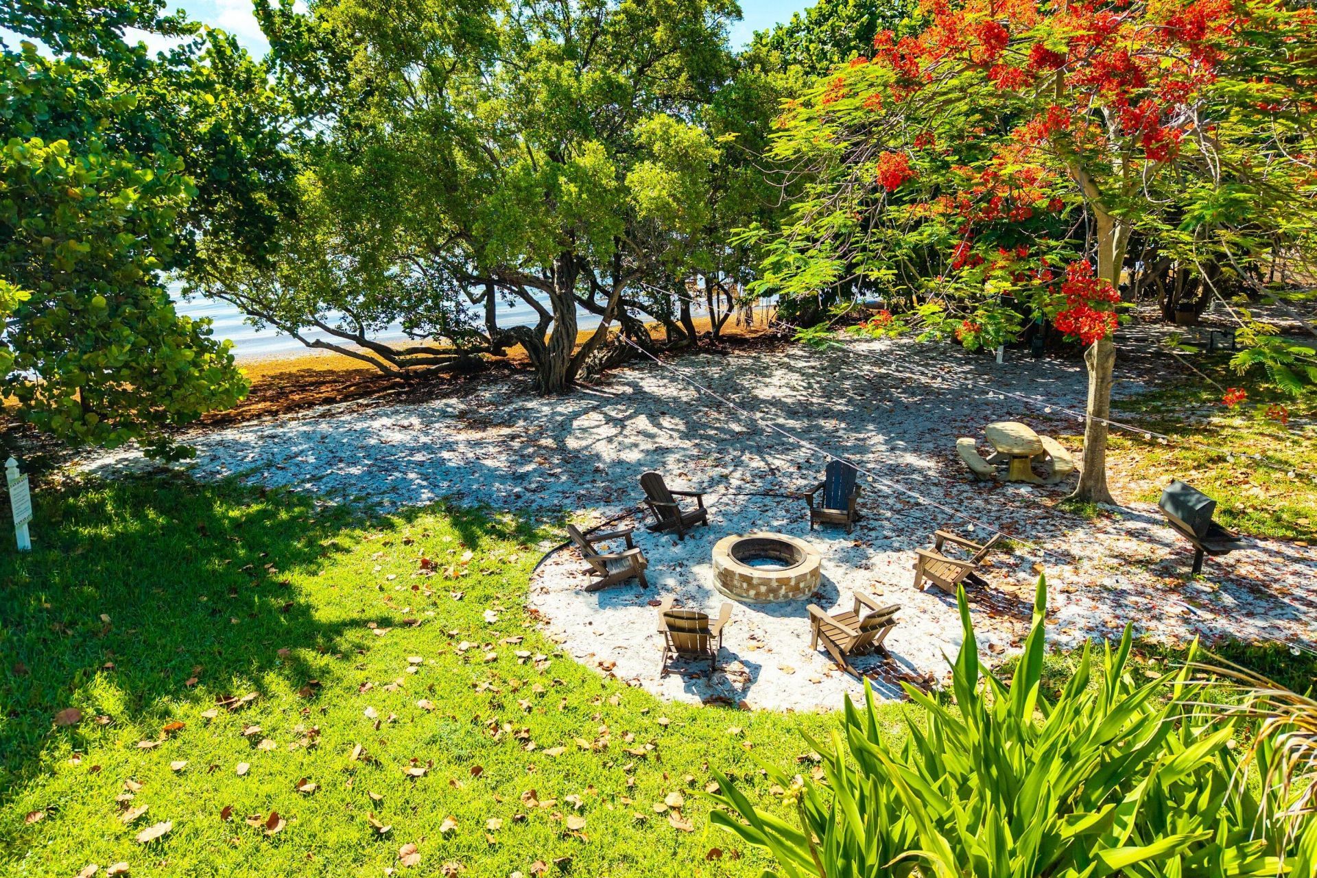 16 Via Lago, Boynton Beach, FL 33435 Photo