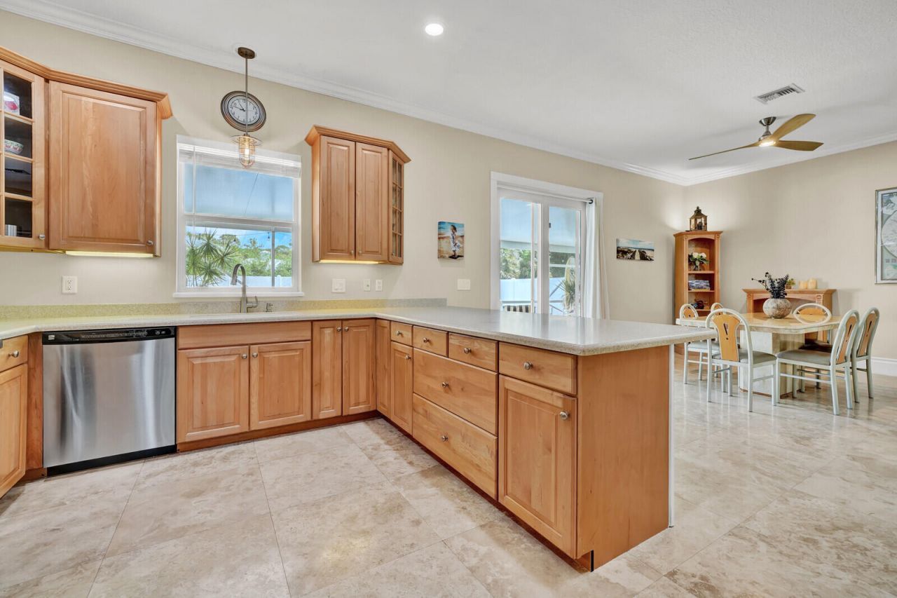 6681 140th Lane N, Palm Beach Gardens, FL 33418 Photo