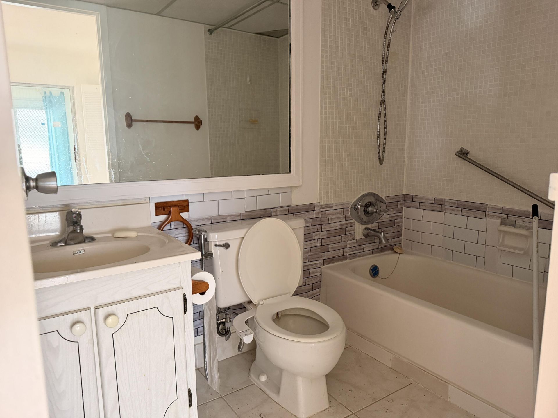 355 Brittany H, Delray Beach, FL 33446 Photo