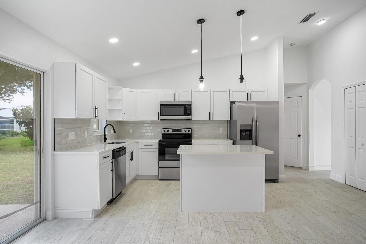 673 Cavern Terrace, Sebastian, FL 32958 Photo
