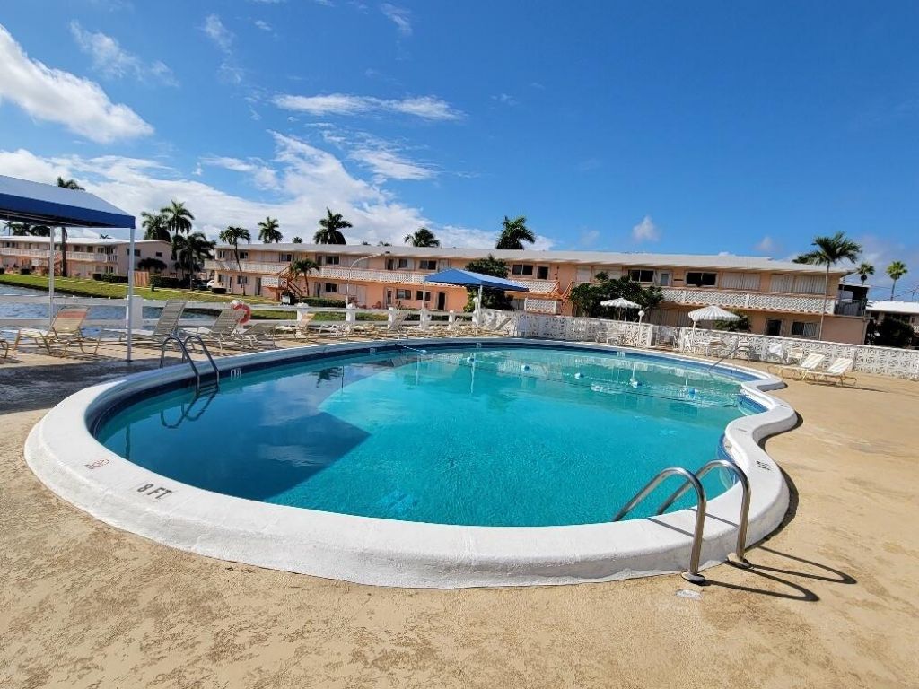 1015 SW 11th Avenue, Unit 12k, Hallandale Beach, FL 33009 Photo