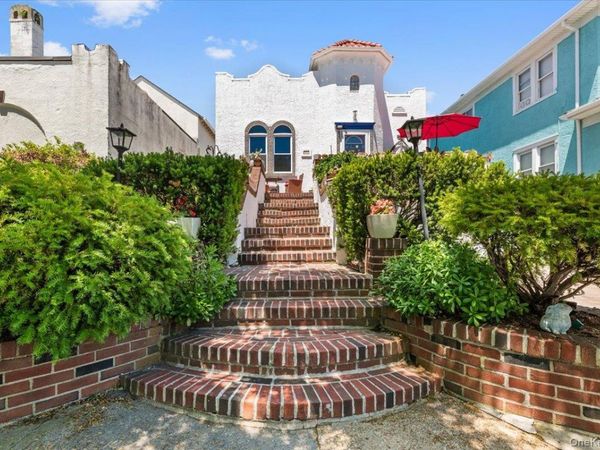 323 E Walnut Street, Long Beach, NY 11561