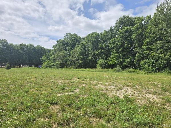 801 Knights Crossing, Kendallville, IN 46755