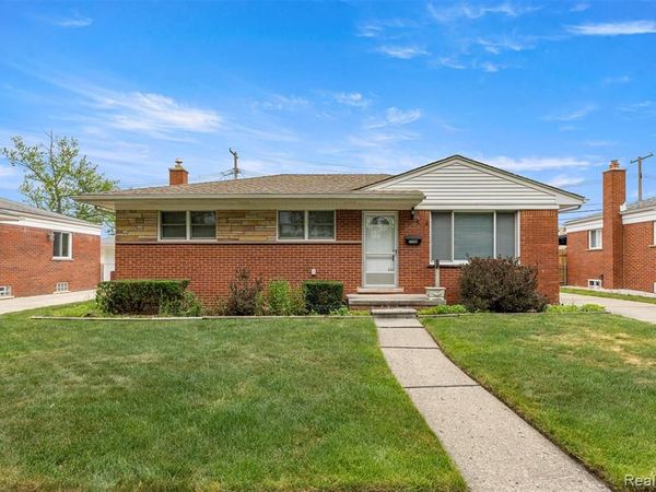 27240 W Pleasant Ridge Street , Dearborn Heights, MI 48127
