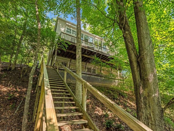 1275 Taos Lane , Sugar Grove, OH 43155