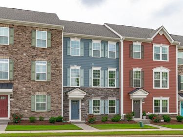 1092 Ambergate Station, Apex, NC 27502