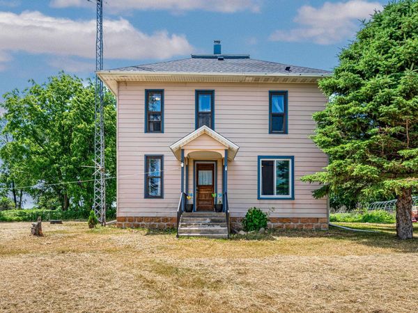 14089 430th Avenue, Blue Earth, MN 56013