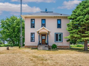 14089 430th Avenue, Blue Earth, MN 56013