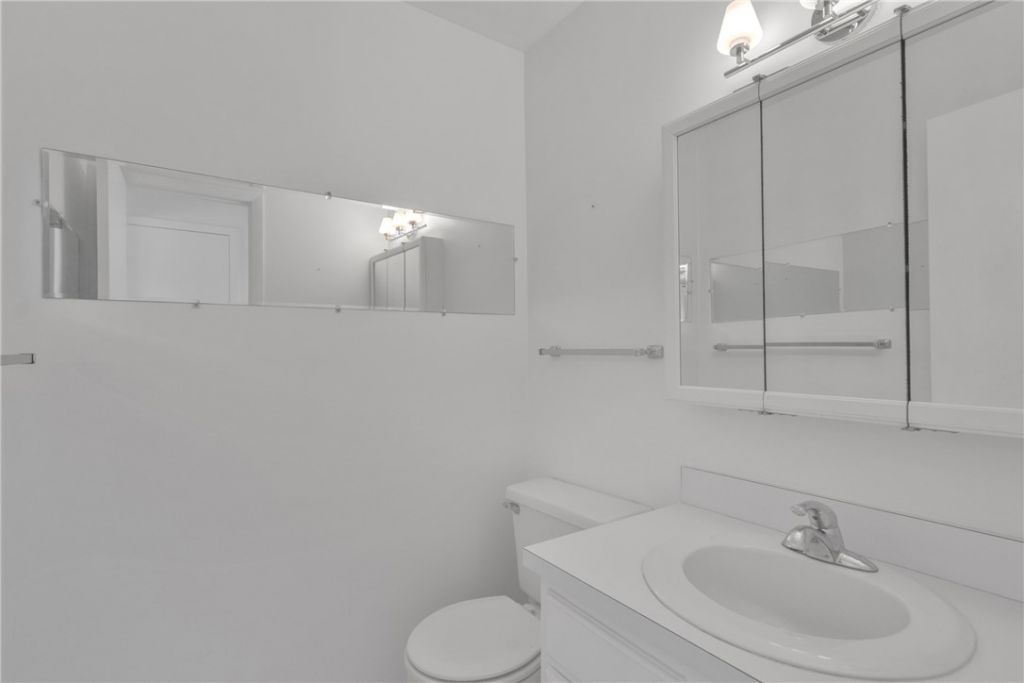 105 Spring Lake Court, Unit 205, Vero Beach, FL 32962 Photo