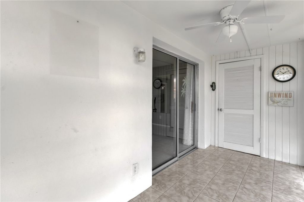 105 Spring Lake Court, Unit 205, Vero Beach, FL 32962 Photo