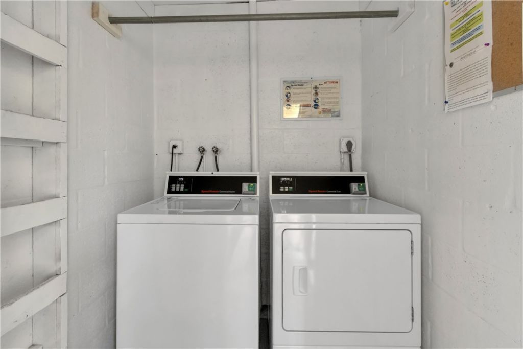 105 Spring Lake Court, Unit 205, Vero Beach, FL 32962 Photo