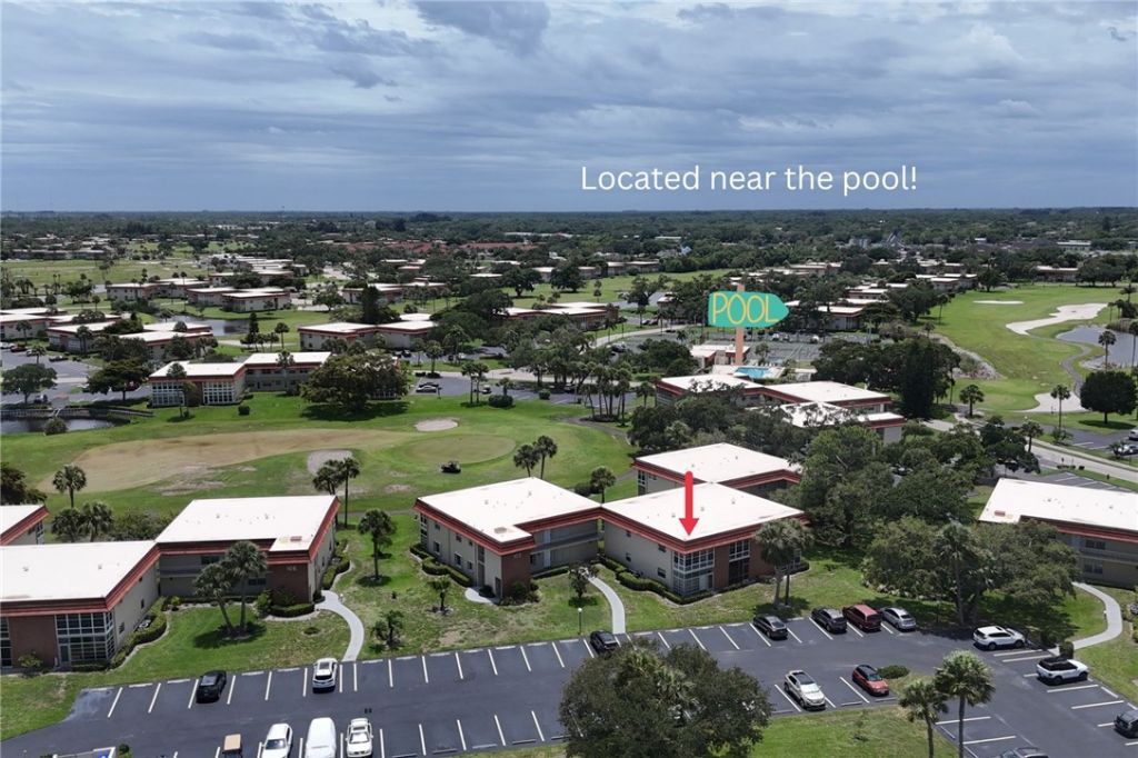 105 Spring Lake Court, Unit 205, Vero Beach, FL 32962 Photo