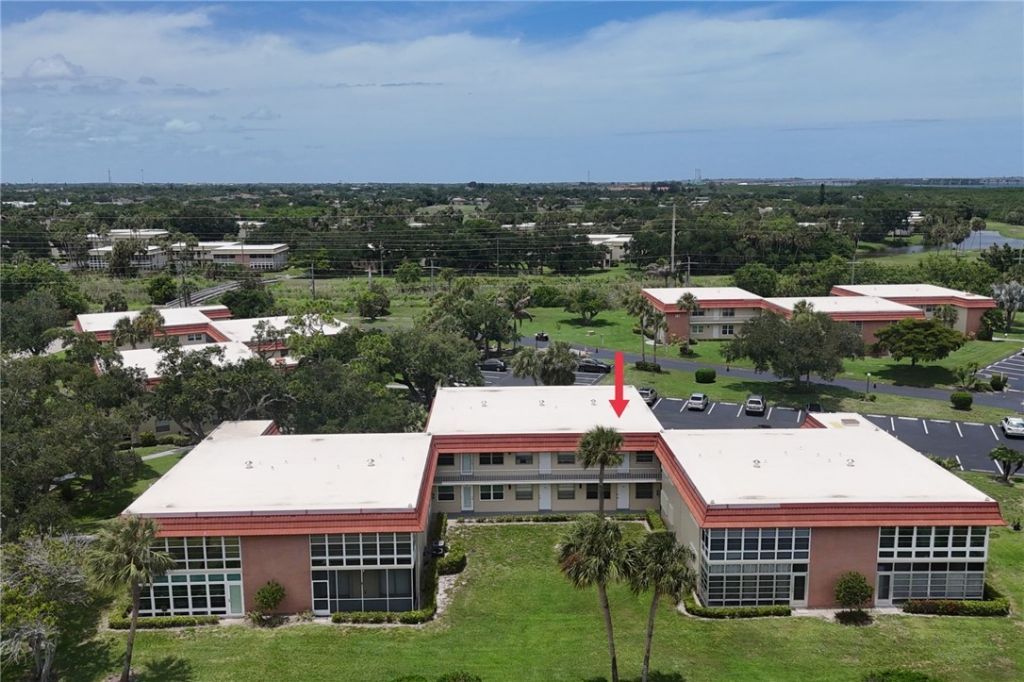 105 Spring Lake Court, Unit 205, Vero Beach, FL 32962 Photo