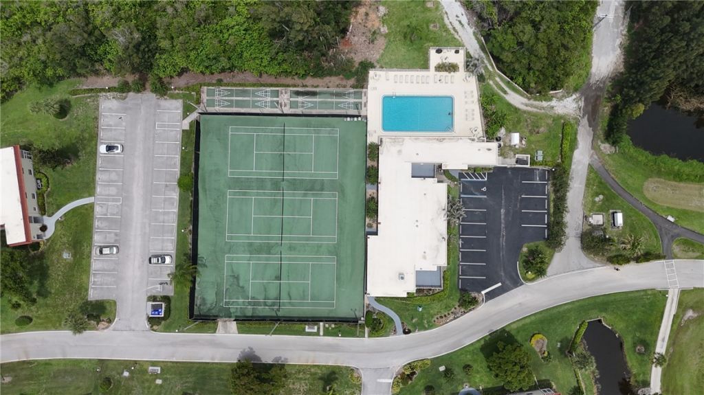 105 Spring Lake Court, Unit 205, Vero Beach, FL 32962 Photo