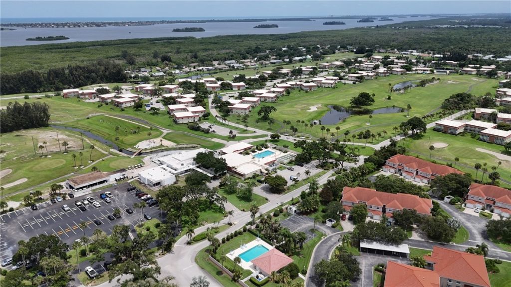 105 Spring Lake Court, Unit 205, Vero Beach, FL 32962 Photo