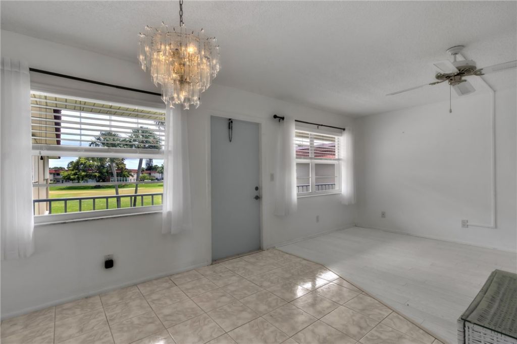 105 Spring Lake Court, Unit 205, Vero Beach, FL 32962 Photo