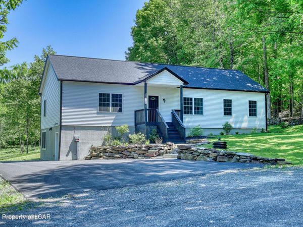 131 Hidden Valley Drive, Lake Ariel, PA 18436