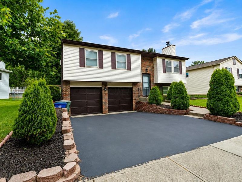 3986 Blueberry Hollow Road, Columbus, OH 43230 Photo 2