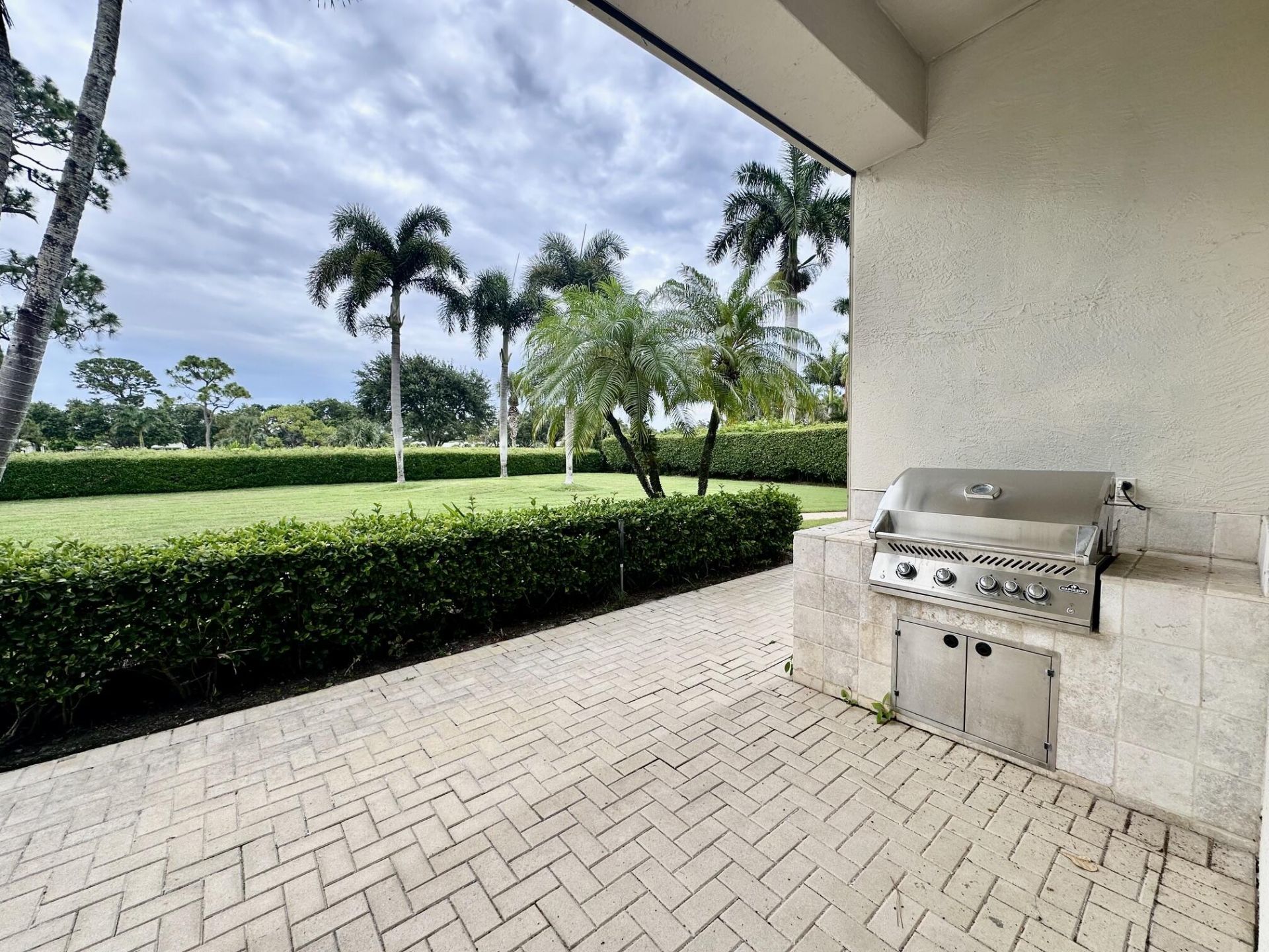 645 Atlantis Estates Way, Atlantis, FL 33462 Photo