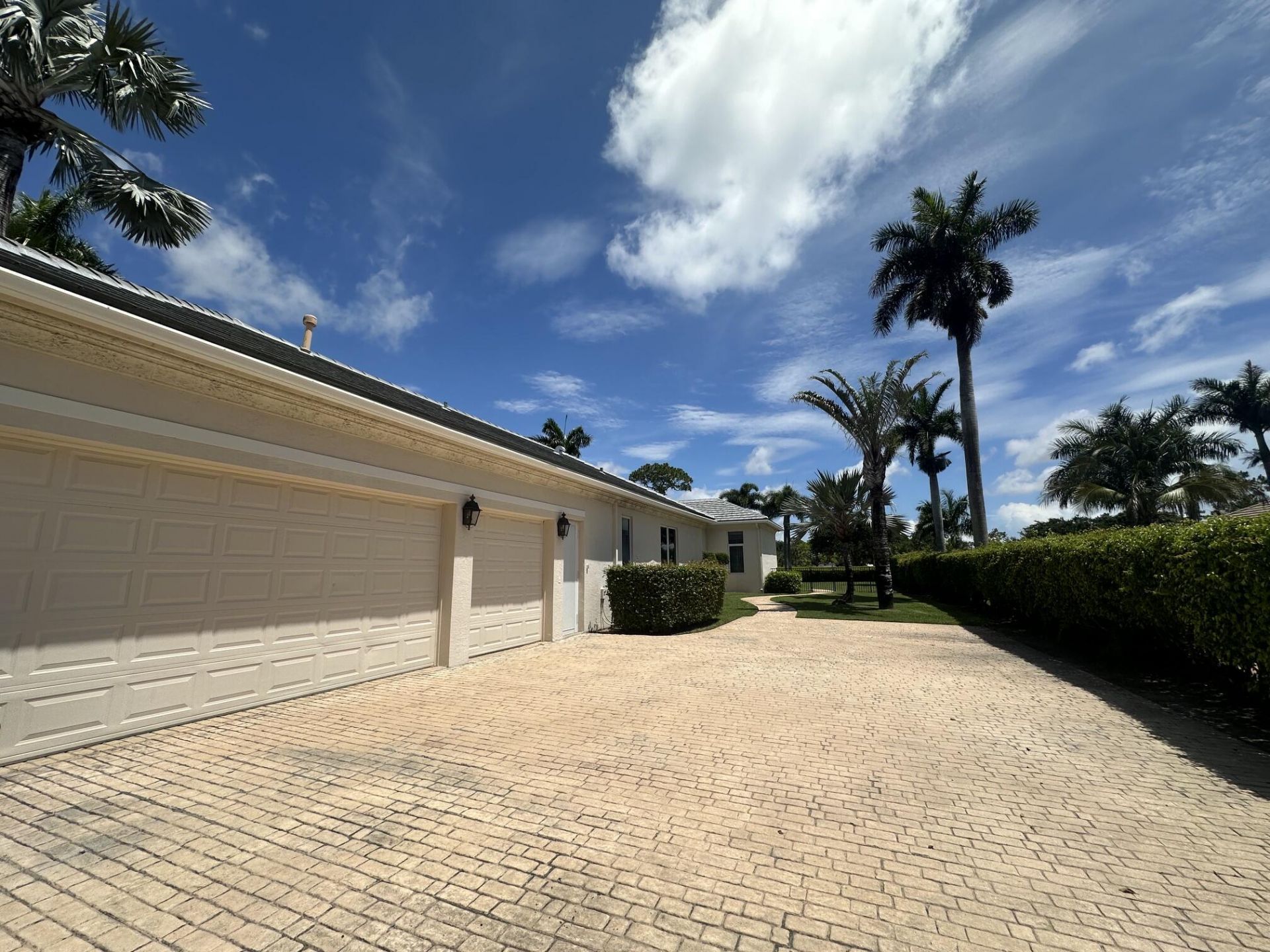 645 Atlantis Estates Way, Atlantis, FL 33462 Photo