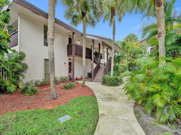 9280 Sabal Ridge Circle, Unit B, Boca Raton, FL 33428