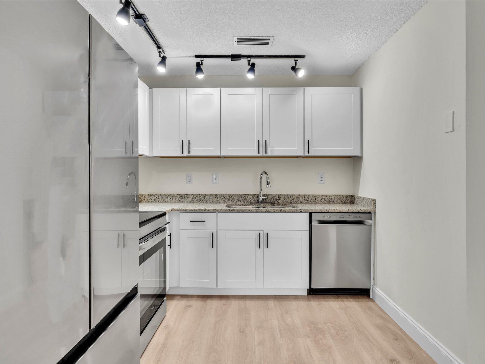 9001 W Sunrise Boulevard, Plantation, FL 33322 Photo