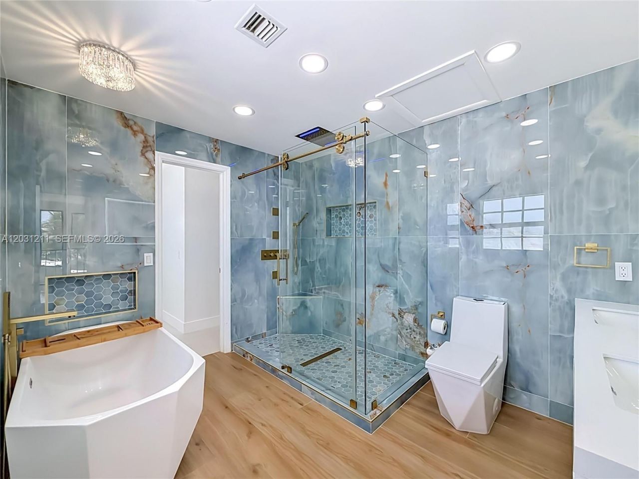 2216 NE 18th Ave , Wilton Manors, FL 33305 Photo