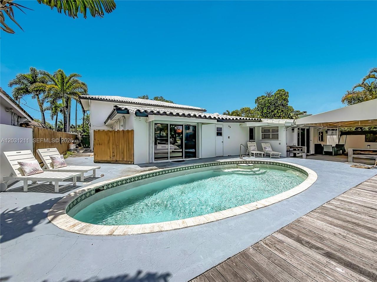 2216 NE 18th Ave , Wilton Manors, FL 33305 Photo