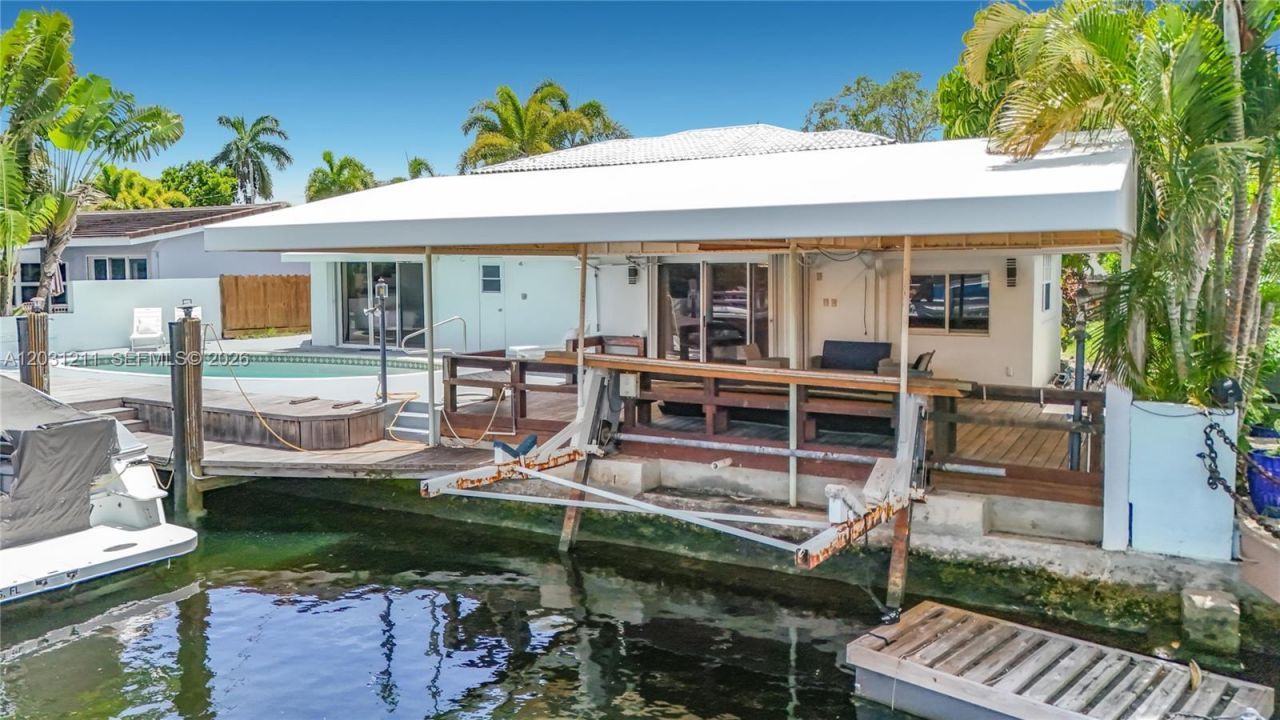 2216 NE 18th Ave , Wilton Manors, FL 33305 Photo