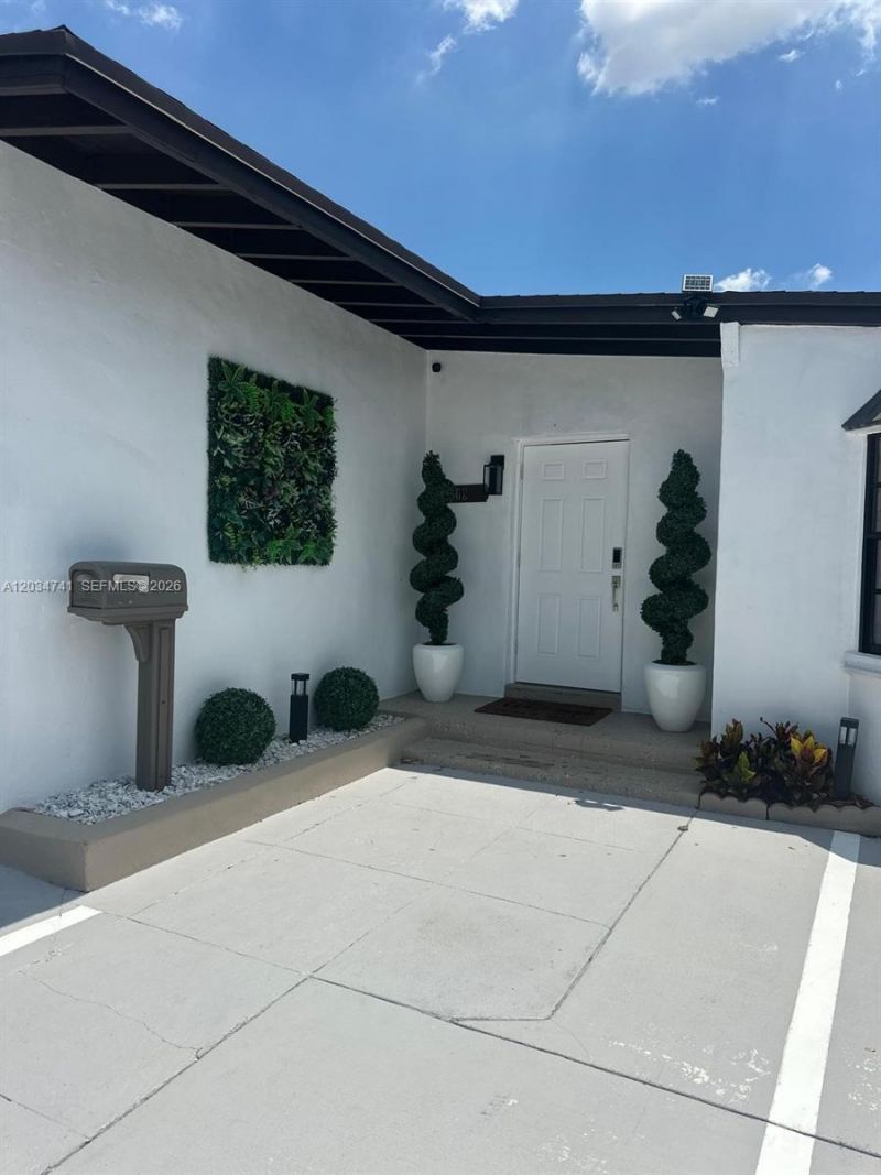 621 NW 59th Ave, Miami, FL 33126 Photo