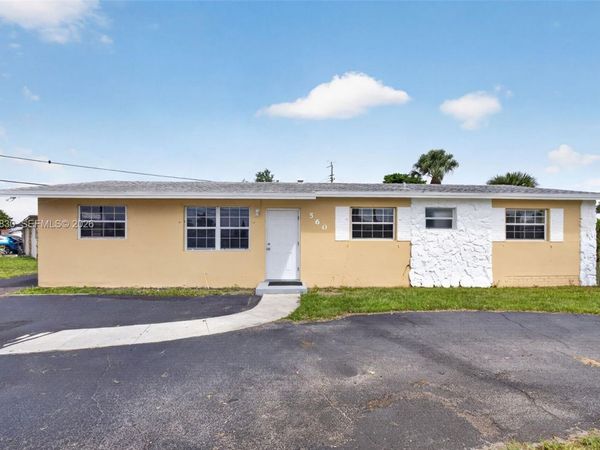 560 W 34th St , Riviera Beach, FL 33404