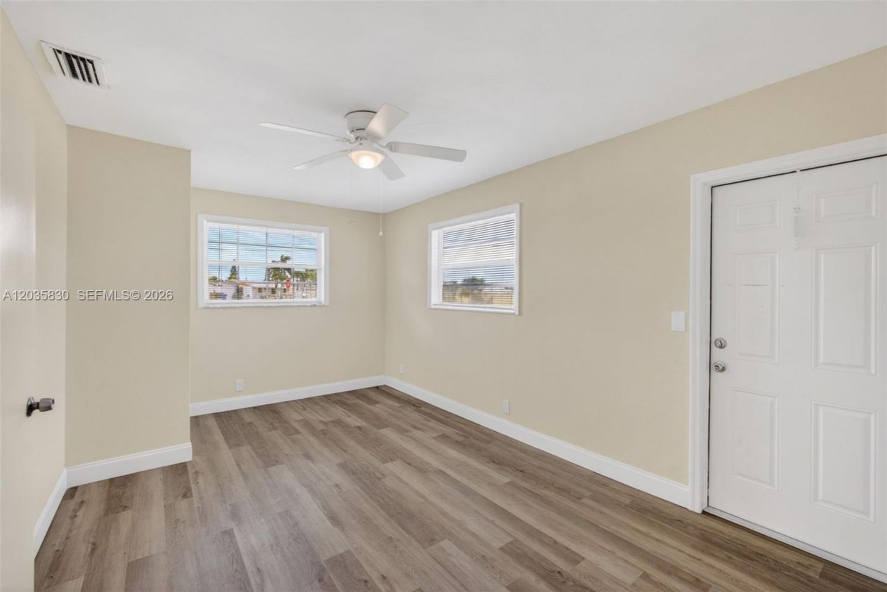 560 W 34th St , Riviera Beach, FL 33404 Photo