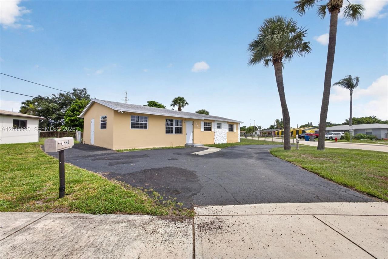 560 W 34th St , Riviera Beach, FL 33404 Photo