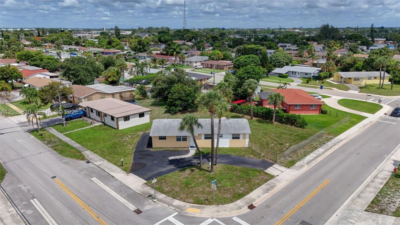 560 W 34th St , Riviera Beach, FL 33404 Photo