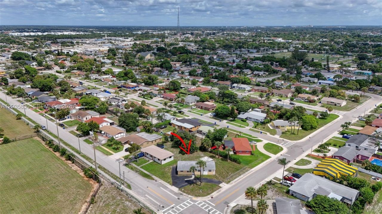 560 W 34th St , Riviera Beach, FL 33404 Photo