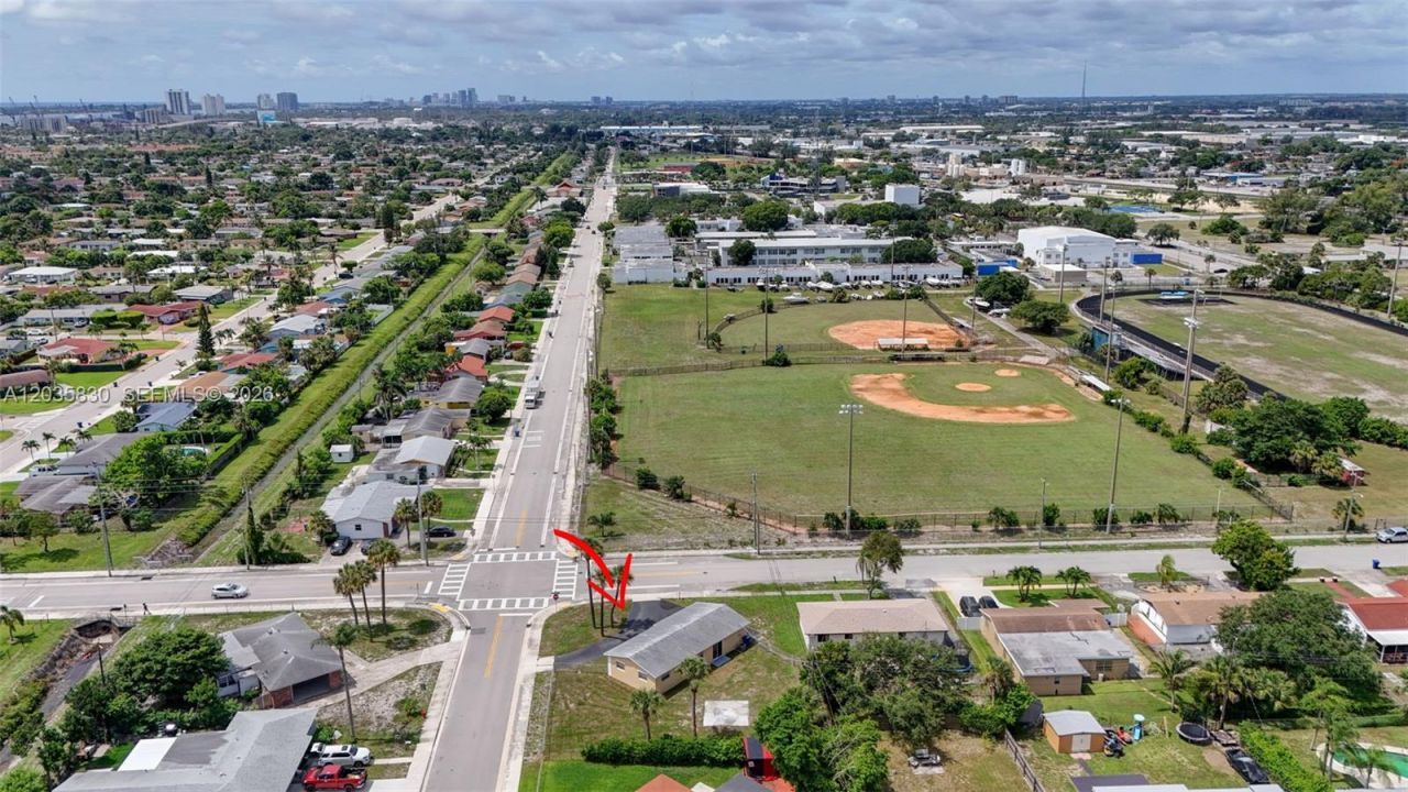 560 W 34th St , Riviera Beach, FL 33404 Photo