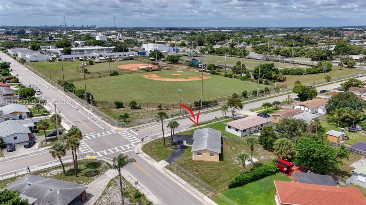 560 W 34th St , Riviera Beach, FL 33404 Photo