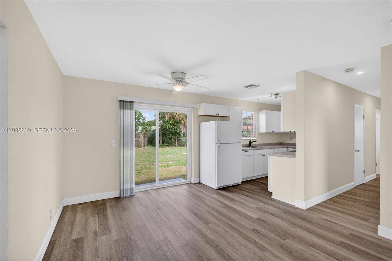 560 W 34th St , Riviera Beach, FL 33404 Photo
